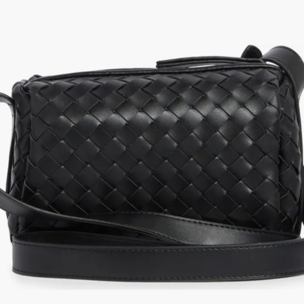 Urban Expressions Black Intrecciato Crossbody Bag - Picture 3 of 6
